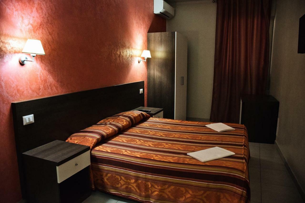 Tiburtina Hotel Holiday 로마 외부 사진